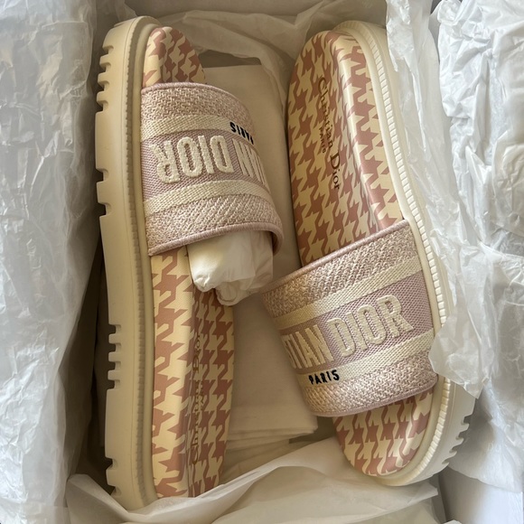 BNWT DIOR Dway slides - Picture 6 of 7